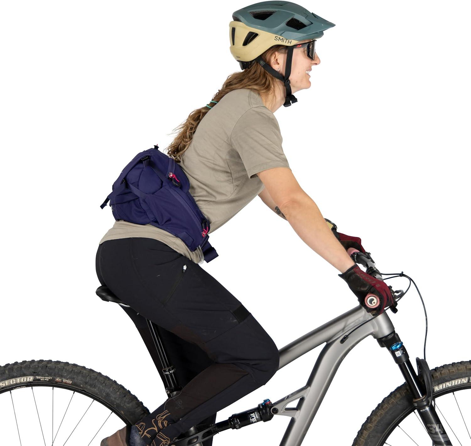 imageOsprey Raven 4L Womens Mountain Biking Backpack with Hydraulics ReservoirBlack