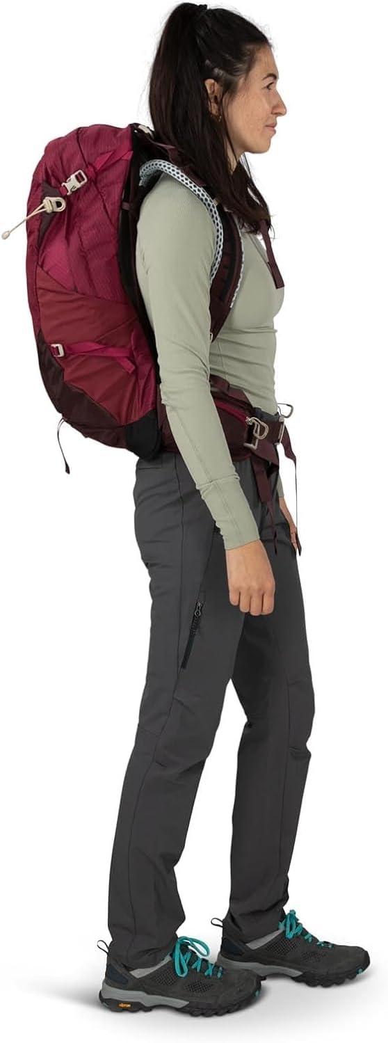 imageOsprey Sirrus 34L Womens Hiking Backpack Elderberry PurpleChiru TanElderberry PurpleChiru Tan