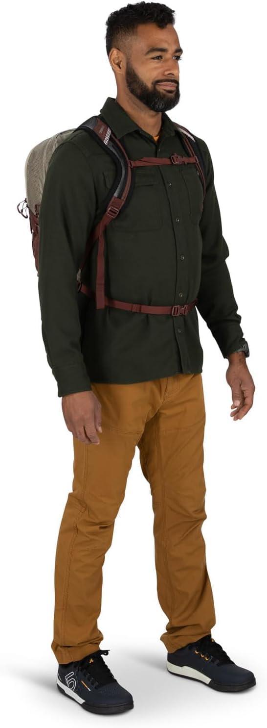 imageOsprey Quasar 26L Commuter Backpack Green TunnelBrindle BrownGreen TunnelBrindle Brown